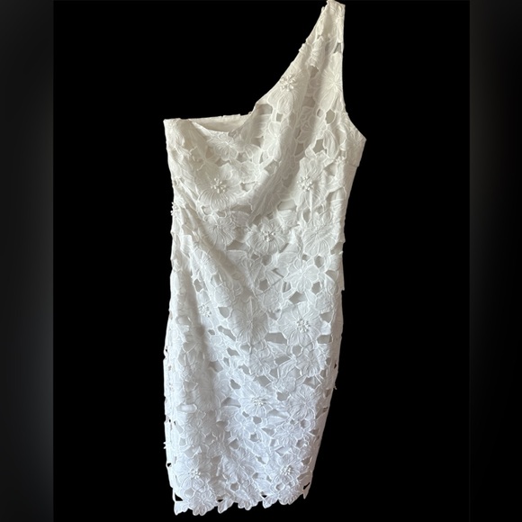 Nova Luxe one shoulder, white lace dress size medium new with tags - Picture 2 of 4